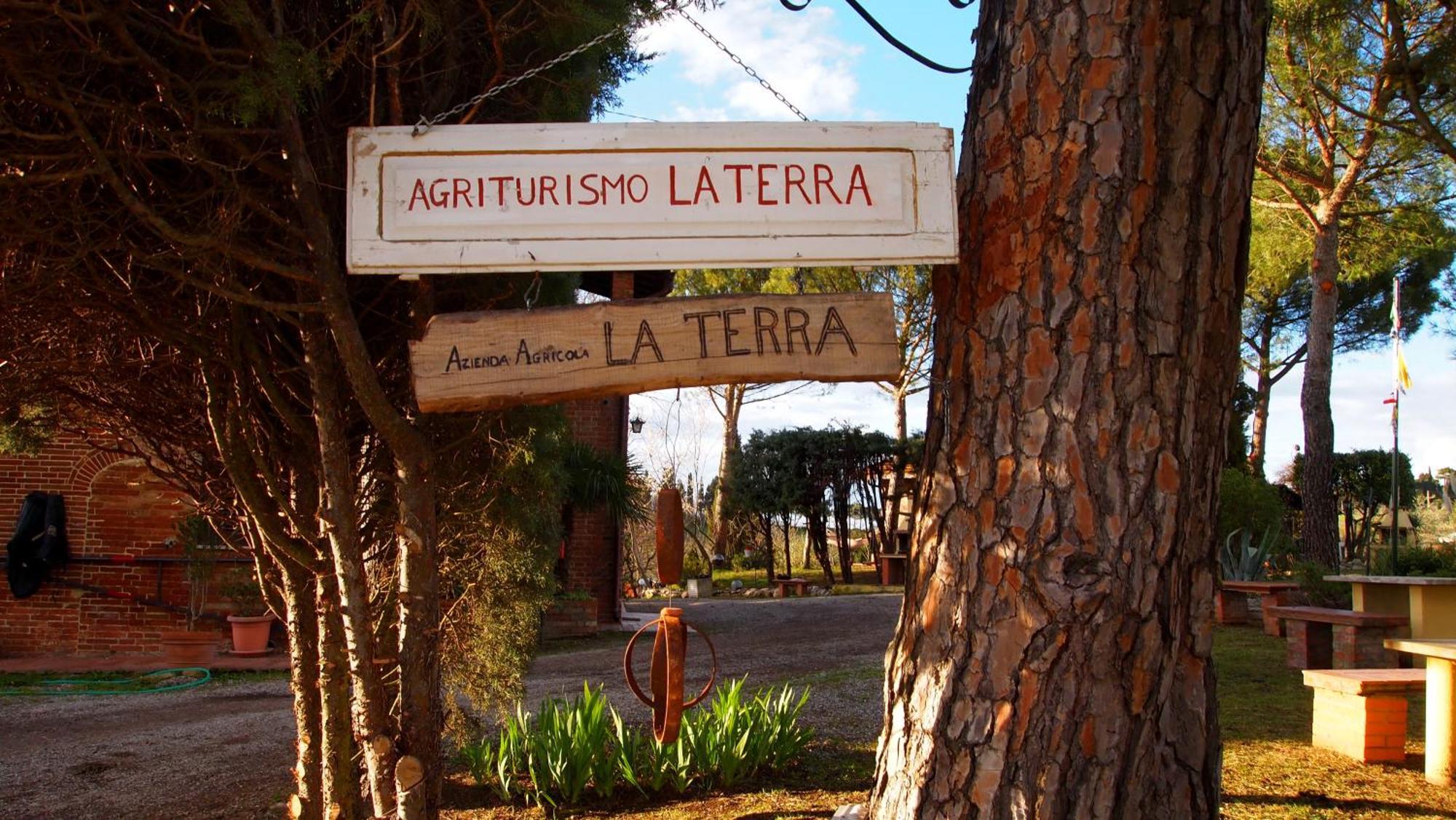 Agriturismo La Terra Valiano Eksteriør billede