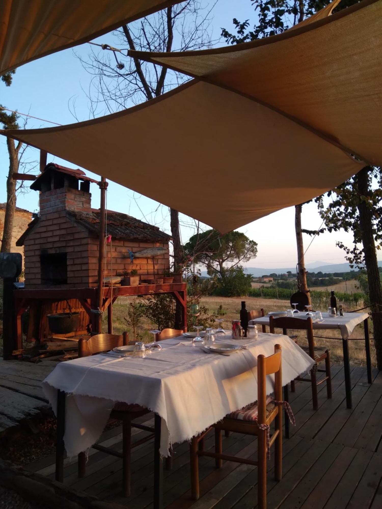Agriturismo La Terra Valiano Eksteriør billede